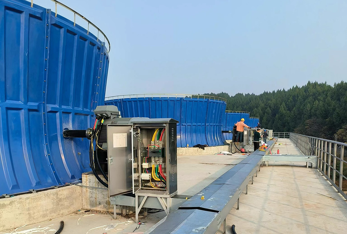 中(zhōng)國(guó)航发四川燃气涡轮研究院十一台5000T钢混冷却塔